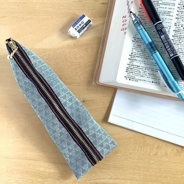 【鱗模様】畳縁 ぺたんこ ミニポーチ カードケース 小銭入れ 新選組 幾何学模様 三角 白 浅葱