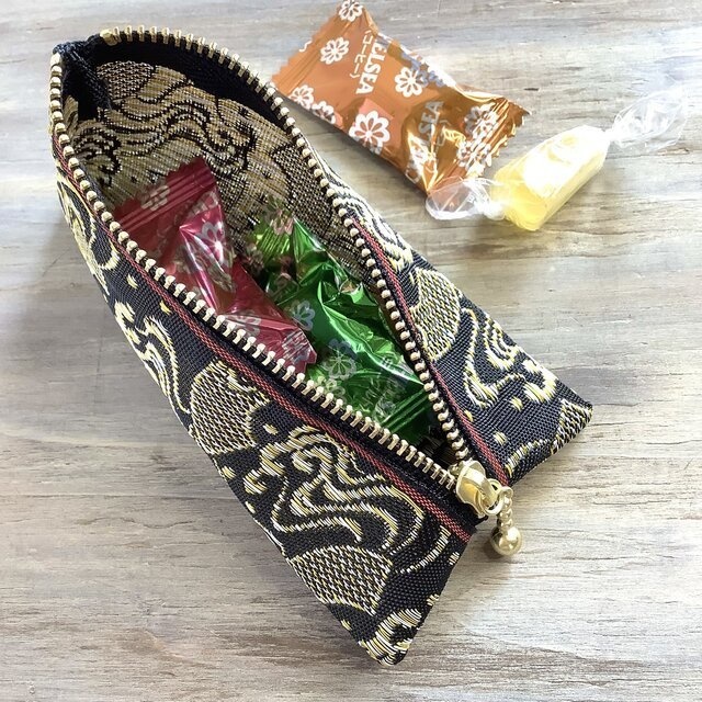 【扇と流水】畳縁 テトラ型 ミニポーチ 小銭入れ 黒 金 銀 和風 吉祥文様