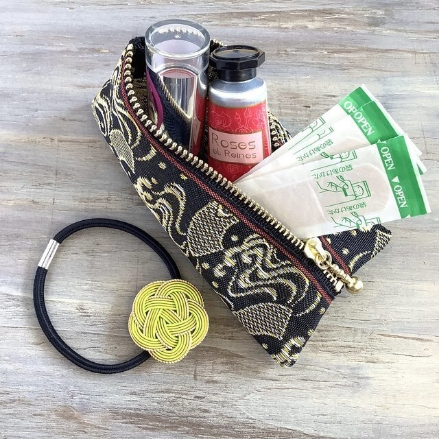 【扇と流水】畳縁 テトラ型 ミニポーチ 小銭入れ 黒 金 銀 和風 吉祥文様