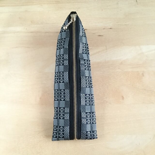 【雪の窓】畳縁 テトラ型 ペンケース 花格子 黒×銀 おうち時間