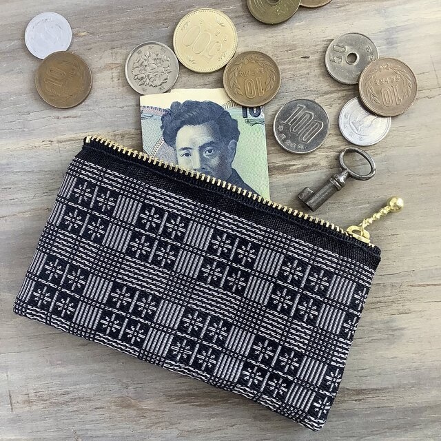 【雪の窓】畳縁 ぺたんこ ミニポーチ 小銭入れ カードケース 花格子 黒×銀