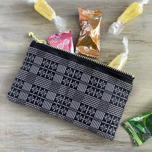 【雪の窓】畳縁 ぺたんこ ミニポーチ 小銭入れ カードケース 花格子 黒×銀