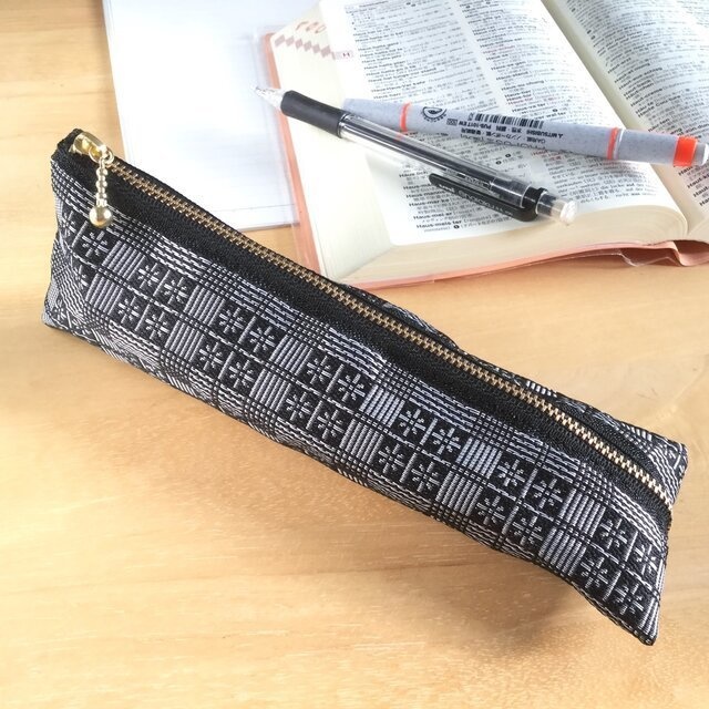 【雪の窓】畳縁 ぺたんこ ミニポーチ 小銭入れ カードケース 花格子 黒×銀