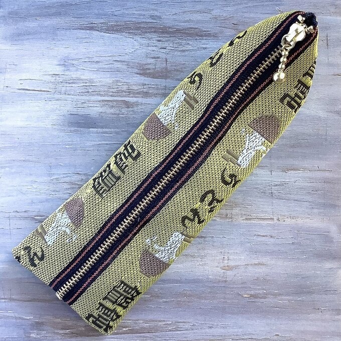 【カレーうどん】畳縁 テトラ型 ペンケース うどん 黄色 丼