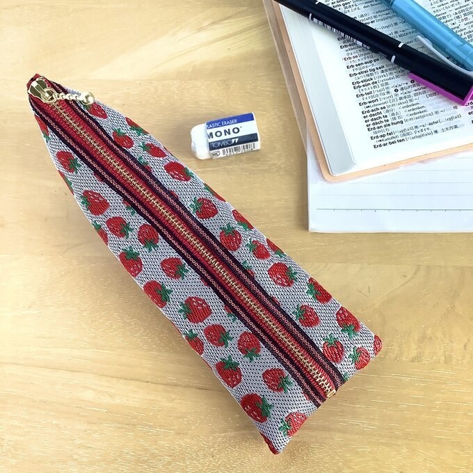 【いちご】畳縁 ぺたんこ ミニポーチ 小銭入れ カードケース ストロベリー レトロ 可愛い