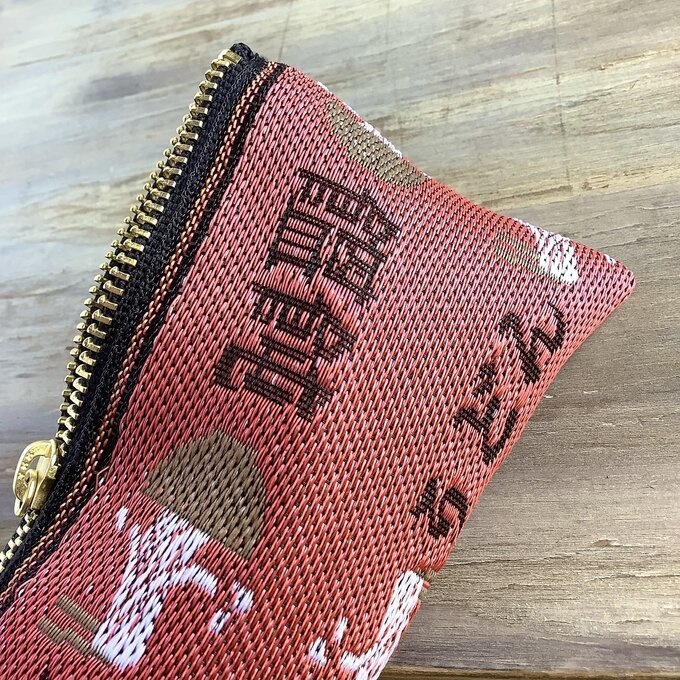 【ピリカラうどん】畳縁 テトラ型 ペンケース うどん 赤 丼