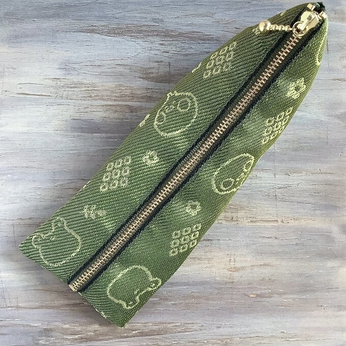 【カエルとトリさん】畳縁 テトラ型 ペンケース グリーン 草色 蛙 鳥 オカメインコ