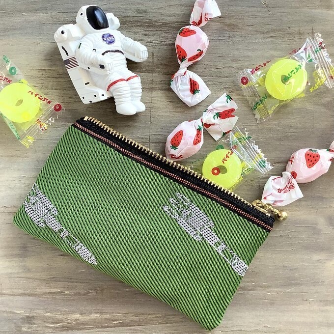 【ロケット】畳縁 ぺたんこ ミニポーチ カードケース 小銭入れ 宇宙 草原 緑 白