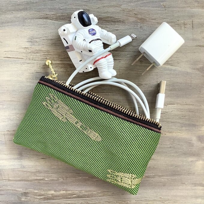 【ロケット】畳縁 ぺたんこ ミニポーチ カードケース 小銭入れ 宇宙 草原 緑 金