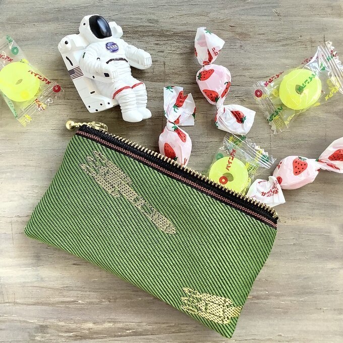 【ロケット】畳縁 ぺたんこ ミニポーチ カードケース 小銭入れ 宇宙 草原 緑 金