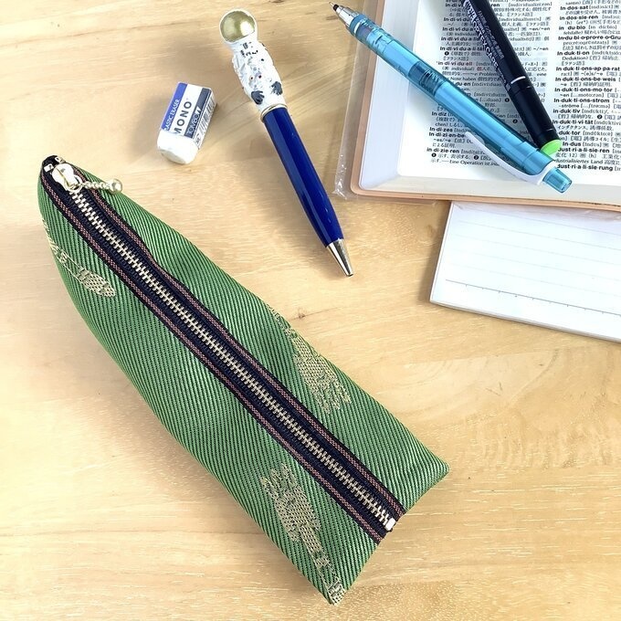 【ロケット】畳縁 ぺたんこ ミニポーチ カードケース 小銭入れ 宇宙 草原 緑 金