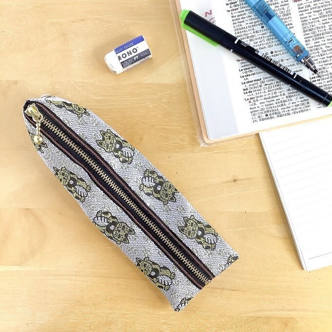 【銀の招き猫】畳縁 ぺたんこ ミニポーチ 小銭入れ カードケース 縁起物 猫 シルバー 幸運