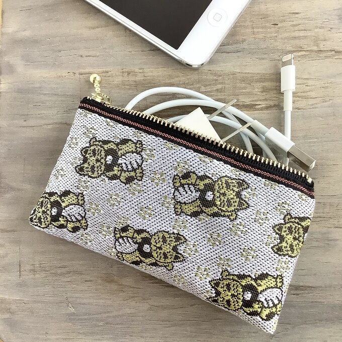 【銀の招き猫】畳縁 ぺたんこ ミニポーチ 小銭入れ カードケース 縁起物 猫 シルバー 幸運