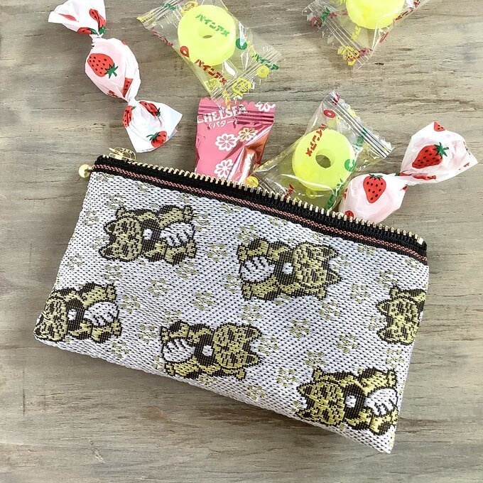 【銀の招き猫】畳縁 ぺたんこ ミニポーチ 小銭入れ カードケース 縁起物 猫 シルバー 幸運