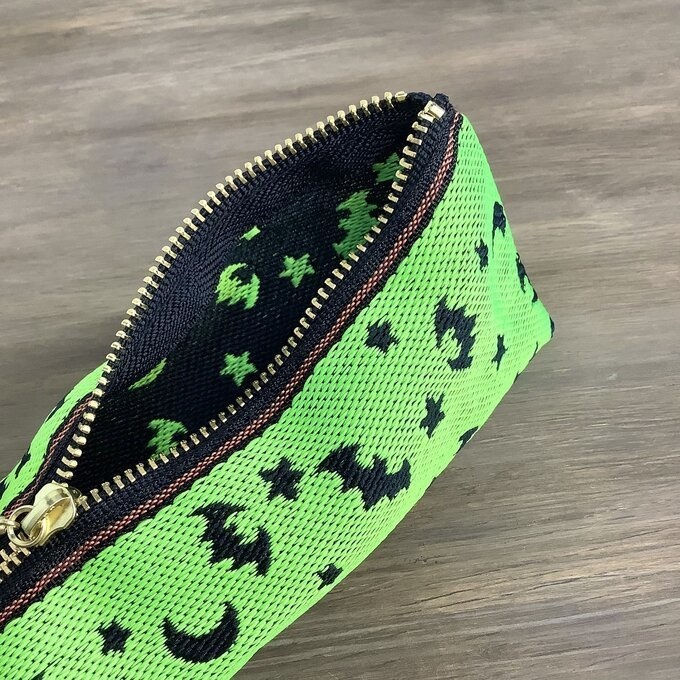 【こうもり】畳縁 テトラ型 ペンケース ネオンカラー 黒 蝙蝠 ハロウィン ゴスロリ