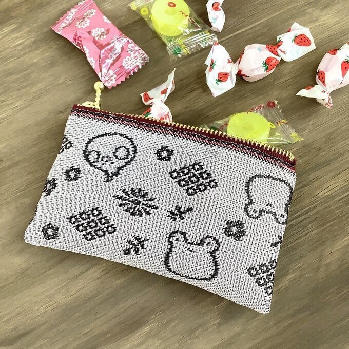 【カエルとトリさん】畳縁 ぺたんこ ミニポーチ 小銭入れ カードケース 灰桜色 ピンク 蛙 鳥 オカメインコ