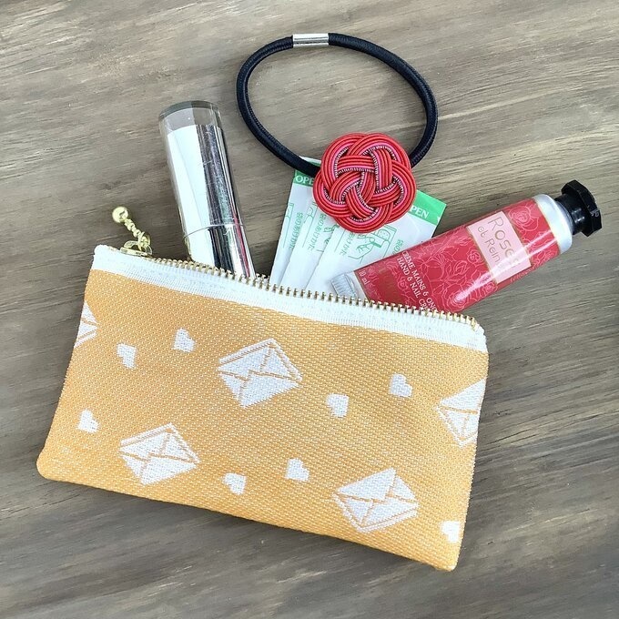 【ラブレター】畳縁 テトラ型 ペンケース あんず色 手紙 封筒 ハート アプリコット