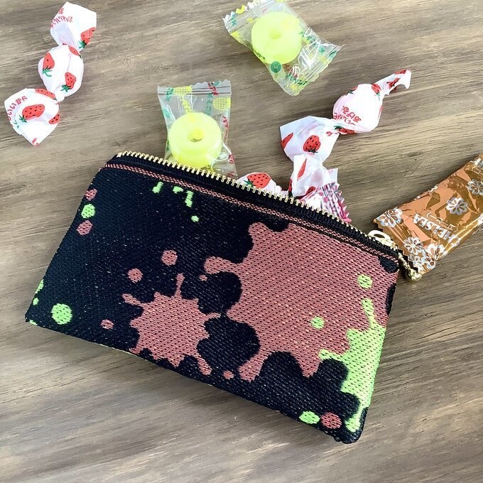 【ポロック】畳縁 ぺたんこ ミニポーチ 小銭入れ カードケース スプラッシュ ペンキ ペインティ インク 赤 ネオンカラー