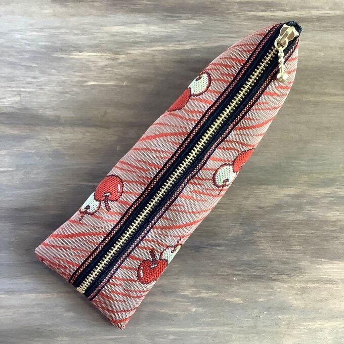 【りんご】畳縁 テトラ型 ペンケース リンゴ 安曇野 信州 赤