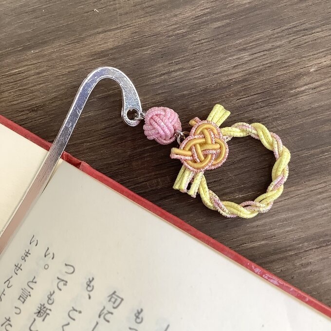 御朱印帳 しおり 水引【ミニリース】ブックマーカー 和風 手帳 パステル ピンク イエロー