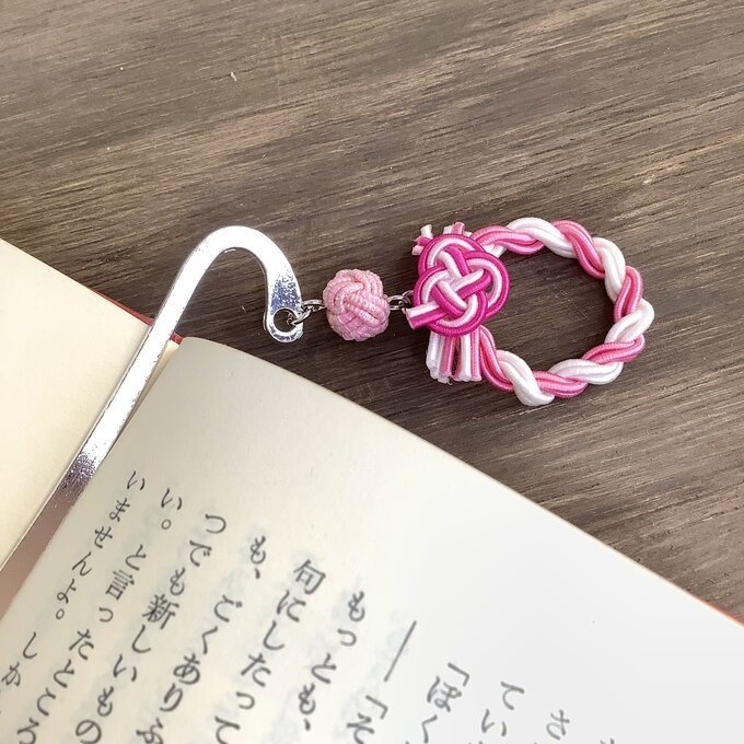 御朱印帳 しおり 水引【ミニリース】ブックマーカー 和風 手帳 ピンク 白