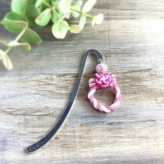 御朱印帳 しおり 水引【ミニリース】ブックマーカー 和風 手帳 ピンク 白