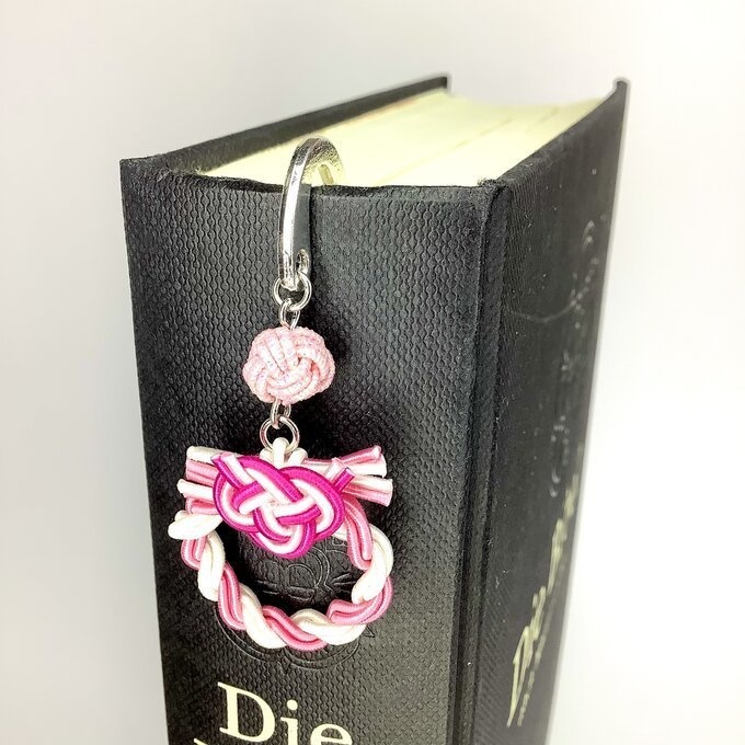 御朱印帳 しおり 水引【ミニリース】ブックマーカー 和風 手帳 ピンク 白