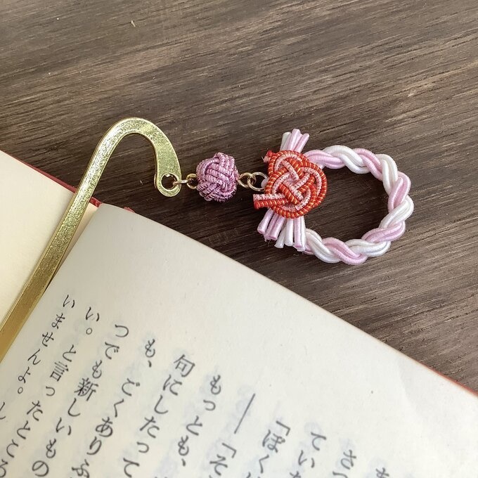 御朱印帳 しおり 水引【ミニリース】ブックマーカー 和風 手帳 パステルピンク 白