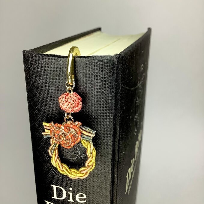 御朱印帳 しおり 水引【ミニリース】ブックマーカー 和風 手帳 ゴールド 赤