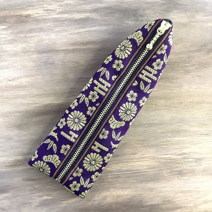 【おめでたうさぎ】畳縁 テトラ型 ペンケース 和紫 金 縁起物 兎