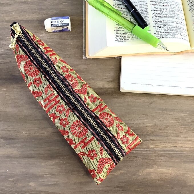 【おめでたうさぎ】畳縁 ぺたんこ ミニポーチ カードケース 小銭入れ 金 赤 縁起物 兎