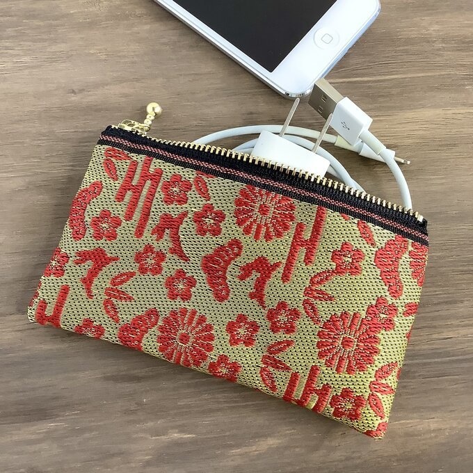 【おめでたうさぎ】畳縁 テトラ型 ペンケース 金 赤 縁起物 兎