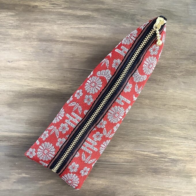 【おめでたうさぎ】畳縁 テトラ型 ペンケース 紅白 縁起物 兎