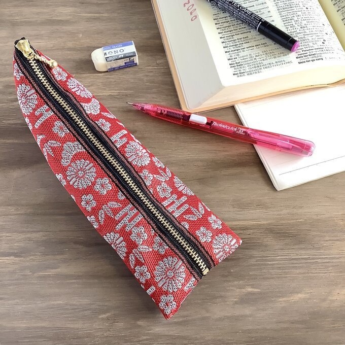 【おめでたうさぎ】畳縁 ぺたんこ ミニポーチ カードケース 小銭入れ 紅白 縁起物 兎