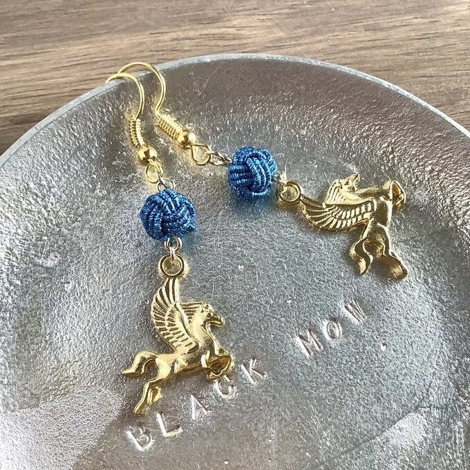 水引【金のペガサス】ピアス 大人可愛い ペガサス ゴールド ファンタジー