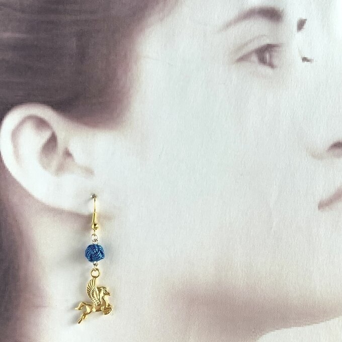 水引【金のペガサス】ピアス 大人可愛い ペガサス ゴールド ファンタジー