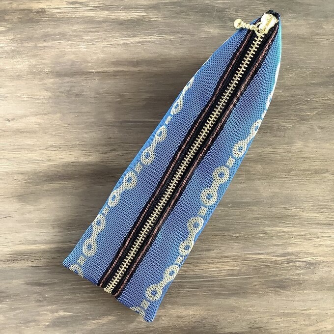 【鎖柄】畳縁 テトラ型 ペンケース チェーン 鎖 青 絆 繋がり