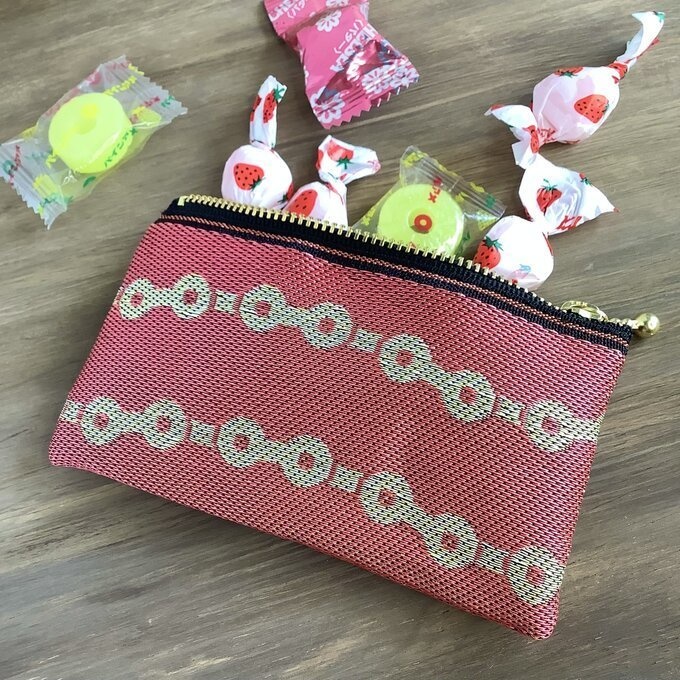 【鎖柄】畳縁 ぺたんこ ミニポーチ カードケース 小銭入れ チェーン 鎖 赤 絆 繋がり