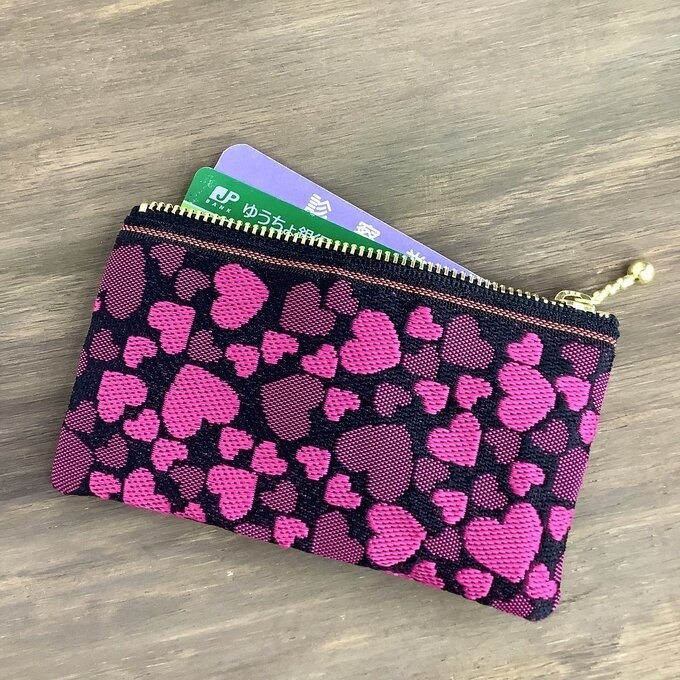 【ブラック&ベリー ハート柄】畳縁 ぺたんこ ミニポーチ 小銭入れ カードケース 黒 ピンク ラブリー