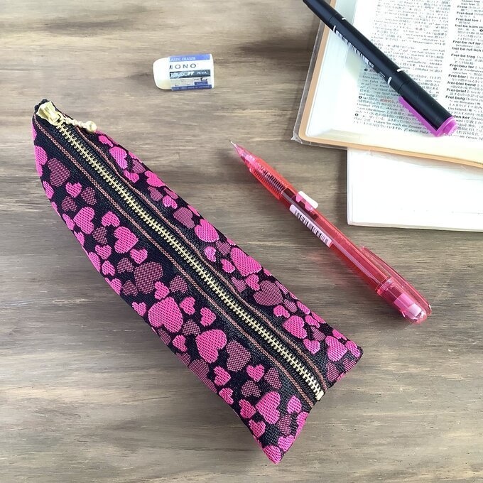 【ブラック&ベリー ハート柄】畳縁 ぺたんこ ミニポーチ 小銭入れ カードケース 黒 ピンク ラブリー