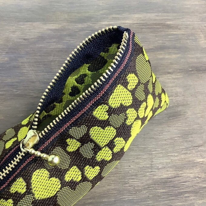 【チョコバナナ ハート柄】畳縁 テトラ型 ペンケース 黄色 こげ茶 バレンタイン