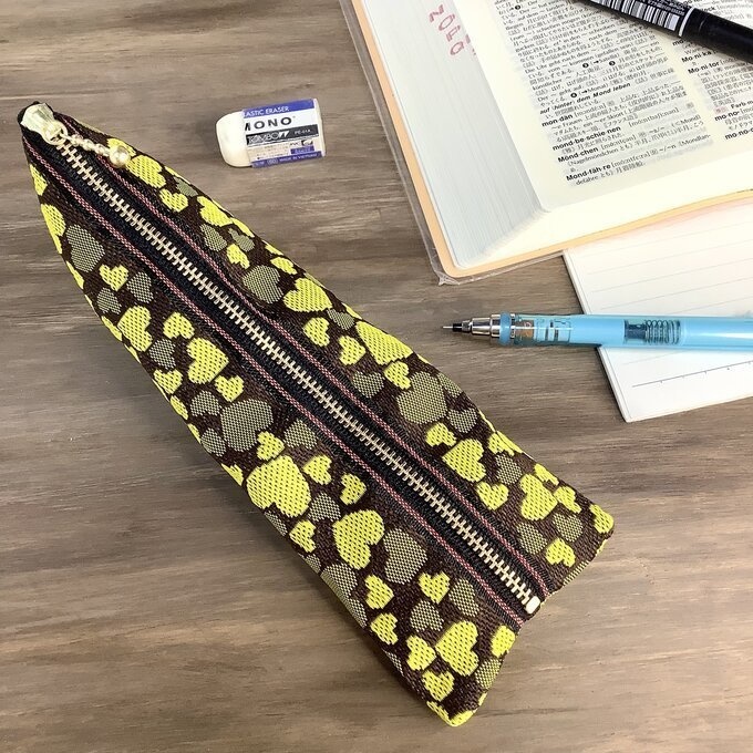 【チョコバナナ ハート柄】畳縁 ぺたんこ ミニポーチ 小銭入れ カードケース 黄色 こげ茶 バレンタイン