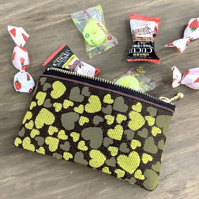 【チョコバナナ ハート柄】畳縁 ぺたんこ ミニポーチ 小銭入れ カードケース 黄色 こげ茶 バレンタイン