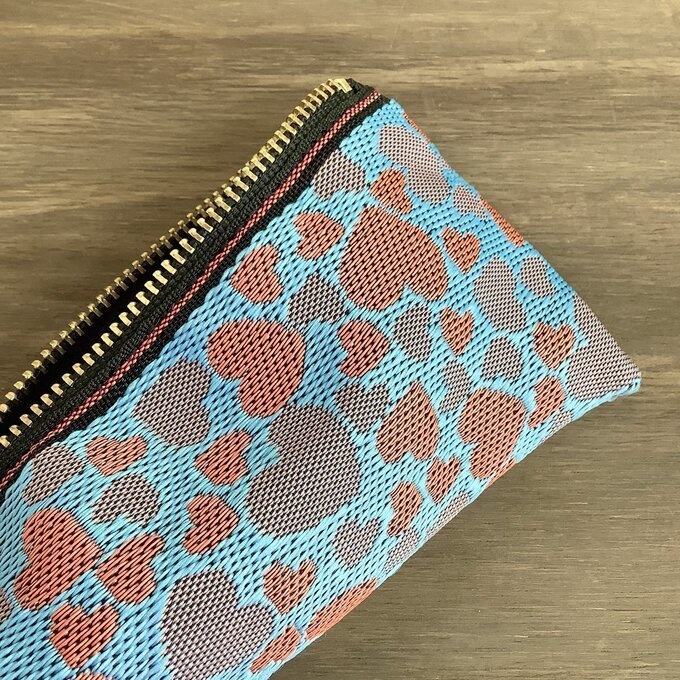 【アプリコット&ブルー ハート柄】畳縁 テトラ型 ペンケース 水色 オレンジ バレンタイン