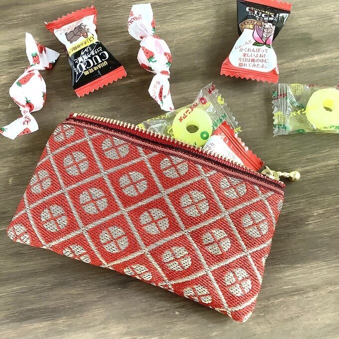 【ネジ】畳縁 ぺたんこ ミニポーチ 小銭入れ カードケース 小紋 和風 赤 金