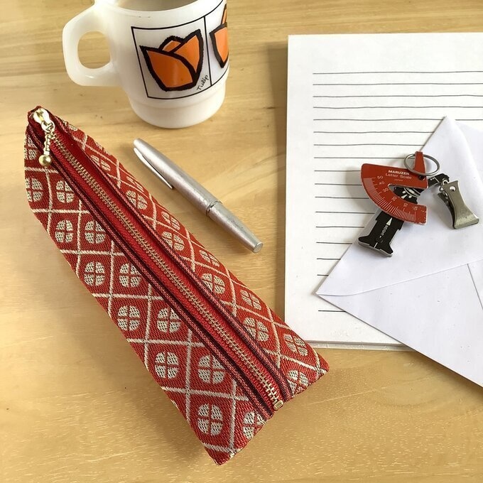 【ネジ】畳縁 ぺたんこ ミニポーチ 小銭入れ カードケース 小紋 和風 赤 金