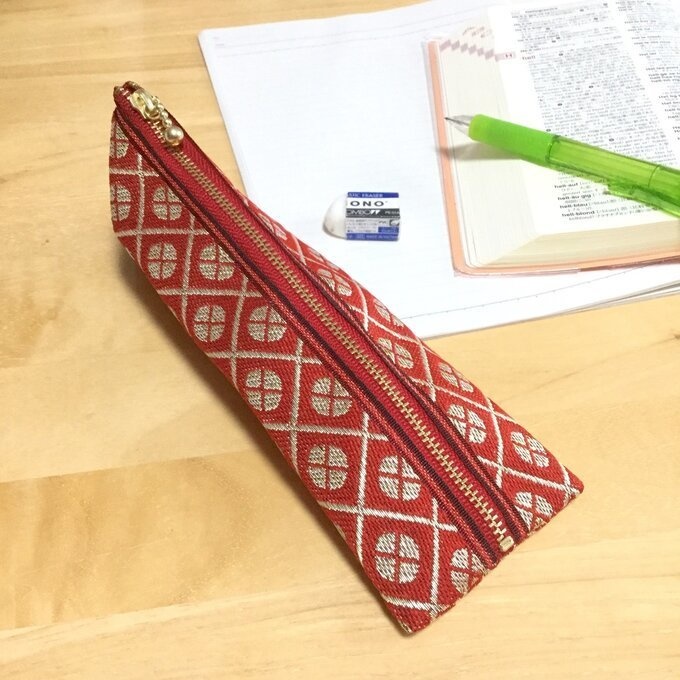【ネジ】畳縁 テトラ型 ペンケース 小紋 和風 赤