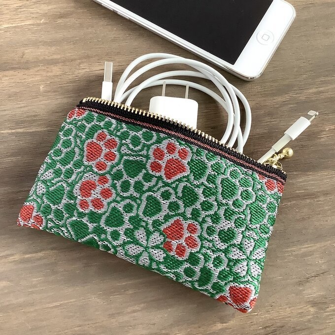 【肉球と桜】畳縁 ぺたんこ ミニポーチ 小銭入れ カードケース 和風 赤 緑 足あと 犬 猫