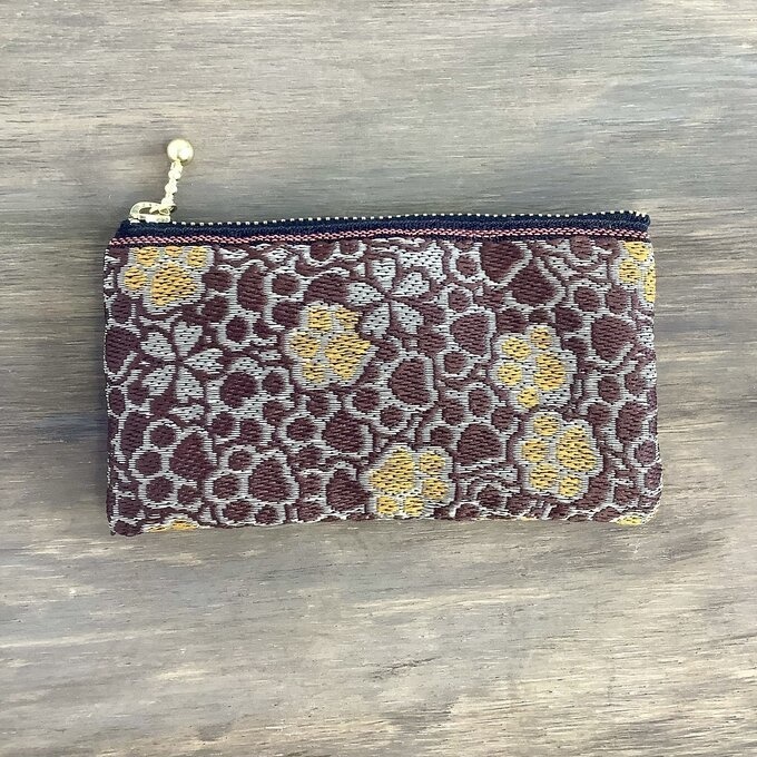 【肉球と桜】畳縁 ぺたんこ ミニポーチ 小銭入れ カードケース 和風 チョコレート キャラメル 茶色 足あと 犬 猫