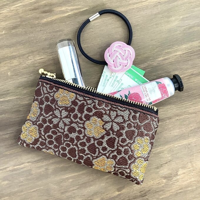 【肉球と桜】畳縁 ぺたんこ ミニポーチ 小銭入れ カードケース 和風 チョコレート キャラメル 茶色 足あと 犬 猫